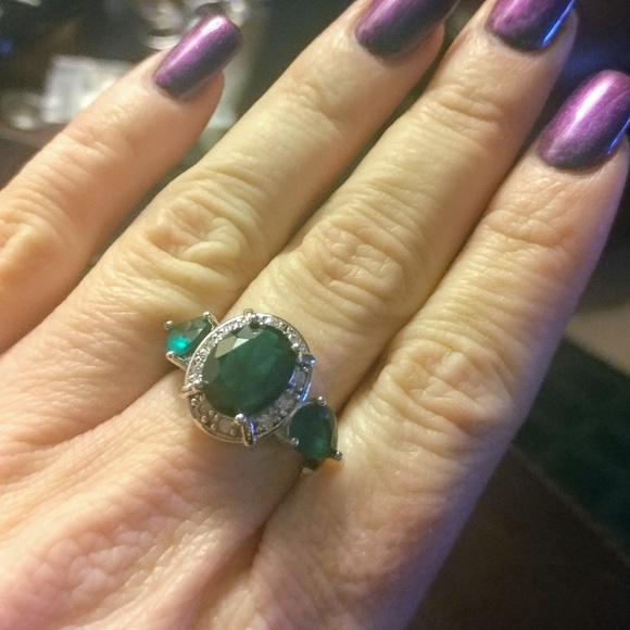 Sterling silver emerald ring - Picture 1 of 6